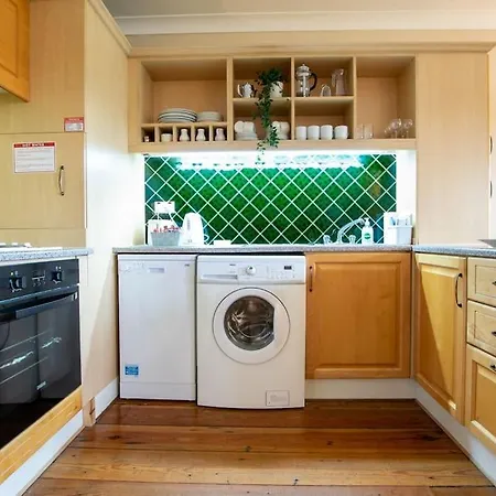 דירה 304 - The Harbour View By Shortstays