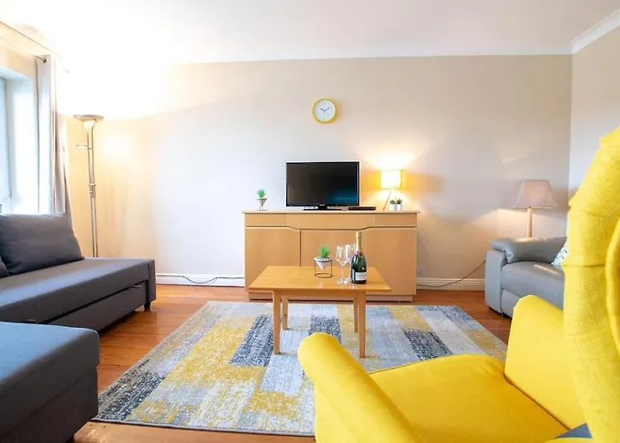 Апартаменты 304 - The Harbour View By Shortstays *