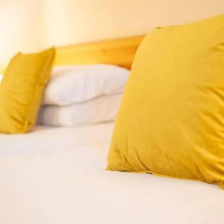 Apartman 304 - The Harbour View By Shortstays