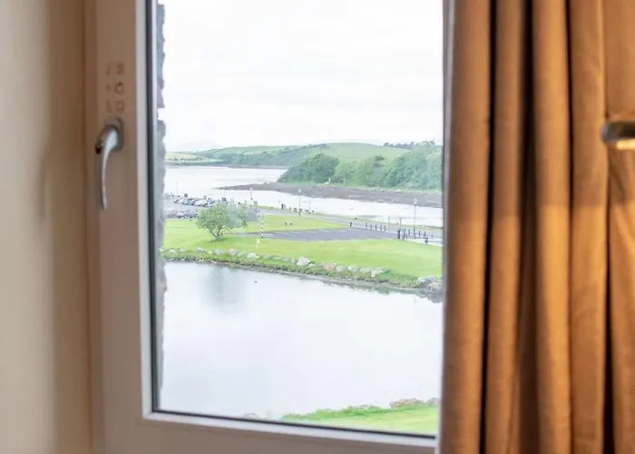 Апартаменты 304 - The Harbour View By Shortstays *